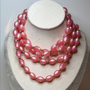 1960’s Moonglow Pink unusual sBeaded 52 bubble gum continuous strand Necklace ⭐️